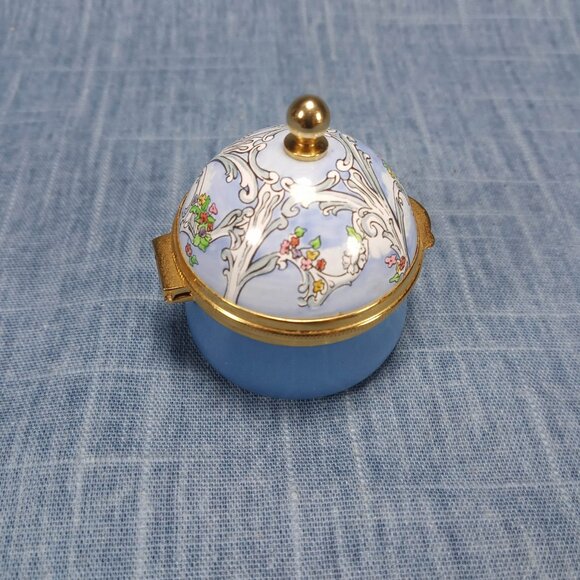 Hand Painted Enamel Ring Box by Crummles and Rochard - Picture 2 of 6